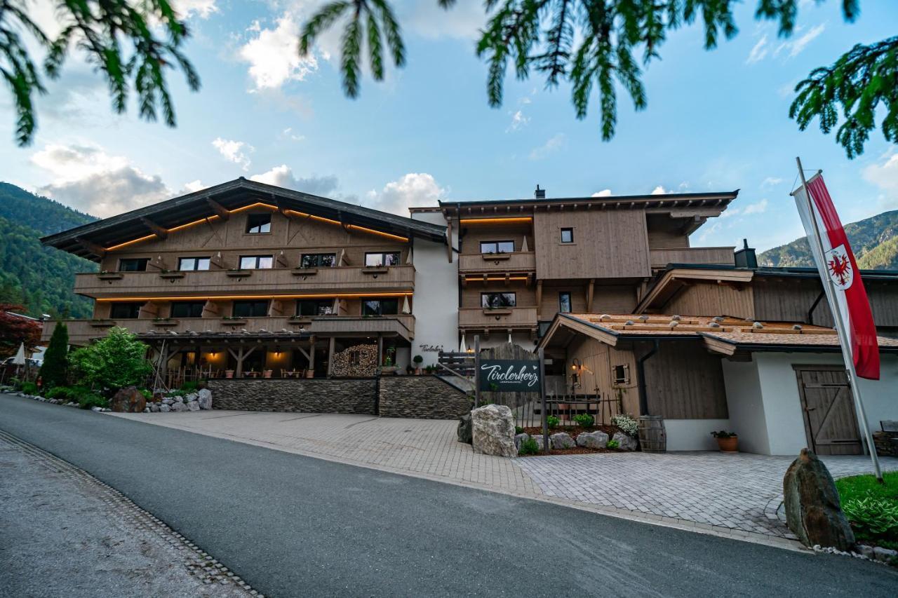 Hotel Landhaus Tirolerherz Sankt Ulrich am Pillersee Buitenkant foto