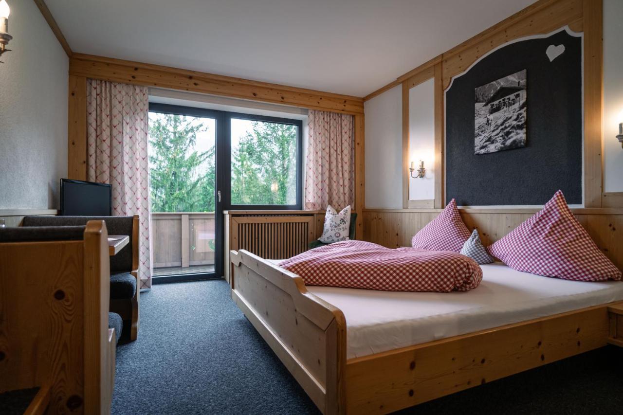 Hotel Landhaus Tirolerherz Sankt Ulrich am Pillersee Buitenkant foto