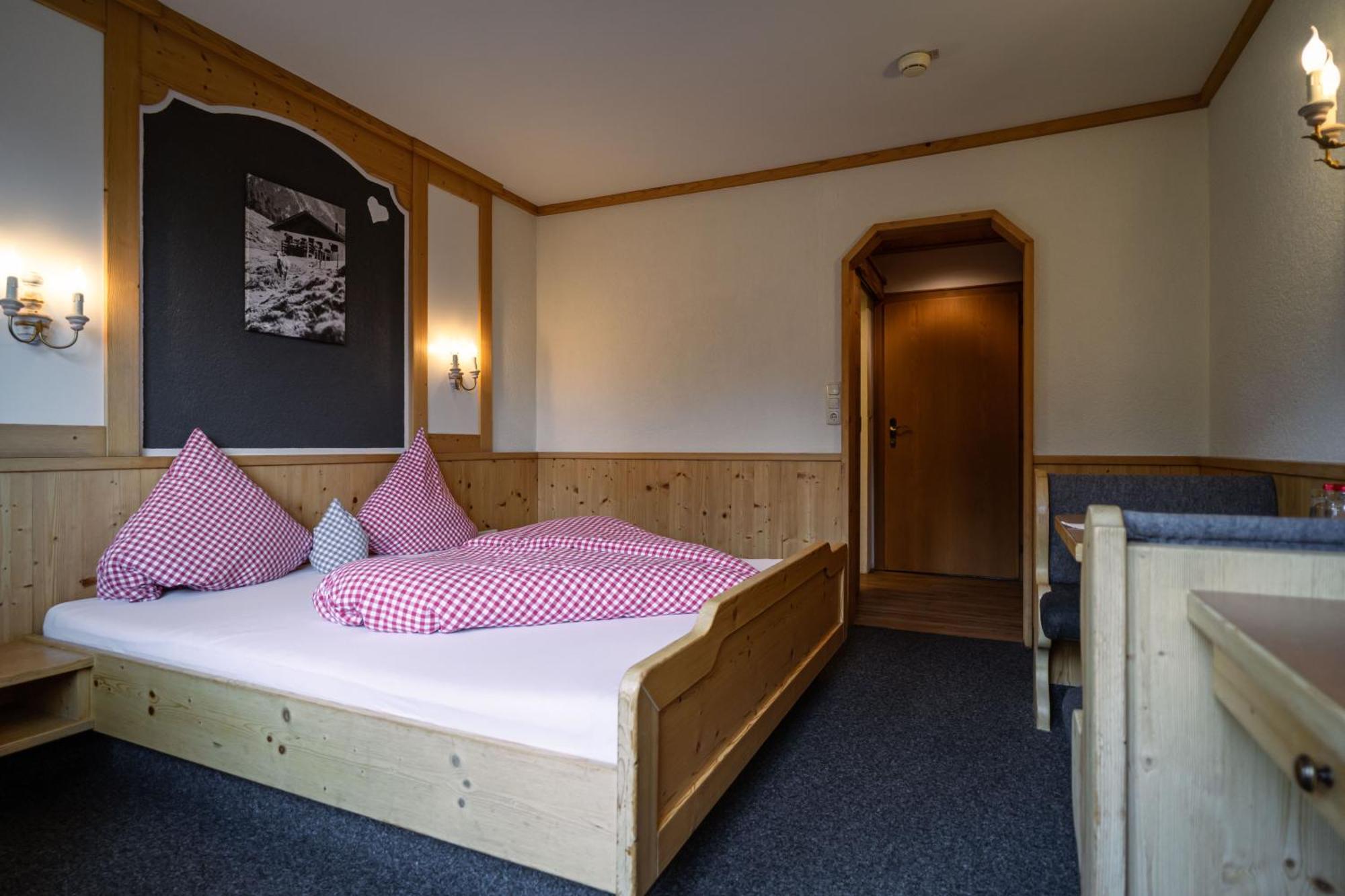 Hotel Landhaus Tirolerherz Sankt Ulrich am Pillersee Kamer foto